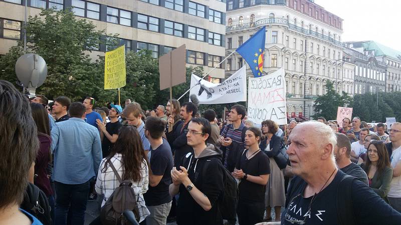 Demonstrace na Václavském náměstí v Praze, 17. 5. 2017