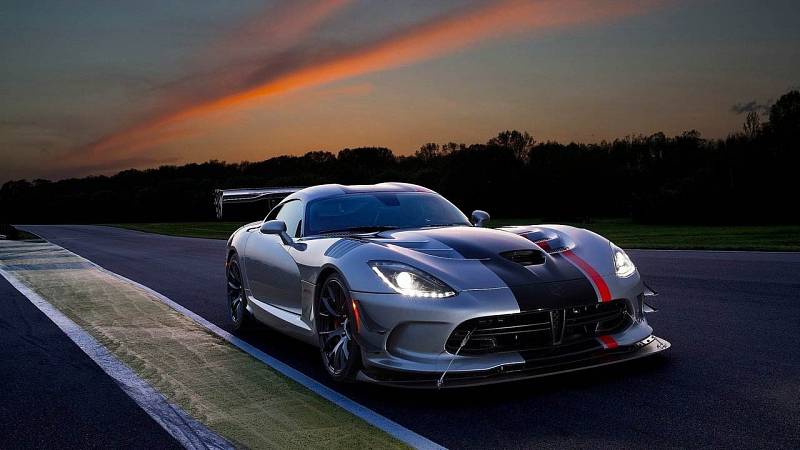 Dodge Viper ACR.