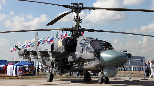 Dvoumístný bitevní vrtulník Kamov Ka-52 se vyznačuje velkou palebnou silou a originálním uspořádáním vztlakového tělesa se dvěmi protiběžnými vrtulemi.