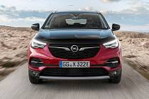 V roce 2020 připojíte do zásuvky i SUV Opel Grandland X.