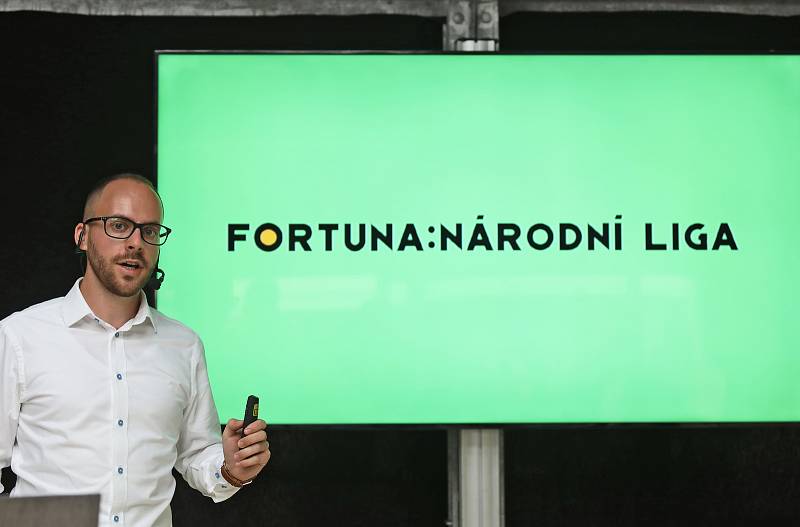Představení Fortuny jako hlavního sponzora fotbalové ligy. Na snímku Pavel Šmejkal.