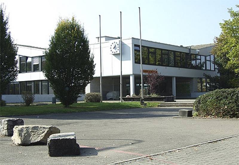 Střelec zabíjel na škole v německém Winnendenu nedaleko Stuttgartu.