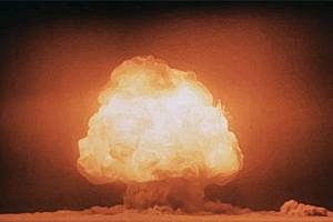 Pověstný "jaderný hřib", který se objevil několik vteřin po explozi Trinity