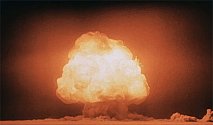 Pověstný "jaderný hřib", který se objevil několik vteřin po explozi Trinity