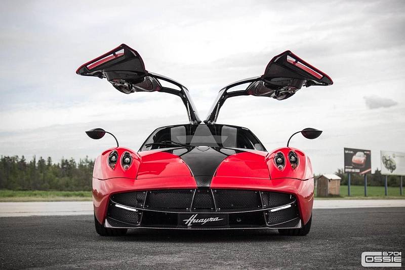 Pagani Huayra.