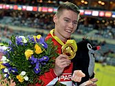 Září štěstím. Pavel Maslák se zlatou medailí z halového mistrovství Evropy v Praze.
