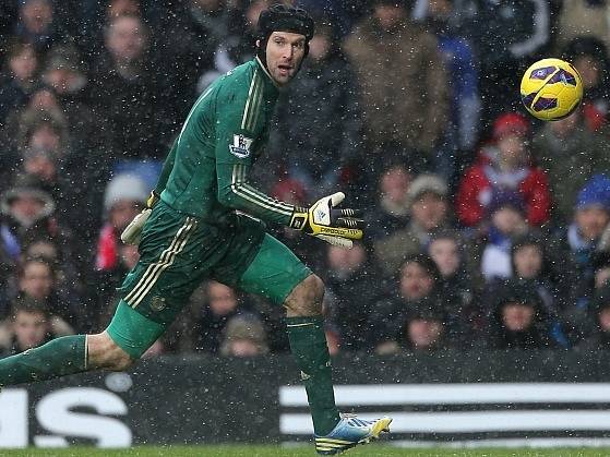 Petr Čech v utkání proti Arsenalu.