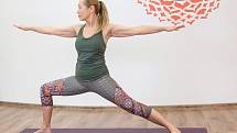 Marie Crlíková začátečníky jógy nabádá, aby ve cvičení vytrvali. „Pro začátek doporučuji vyzkoušet pozdrav slunci,“ říká