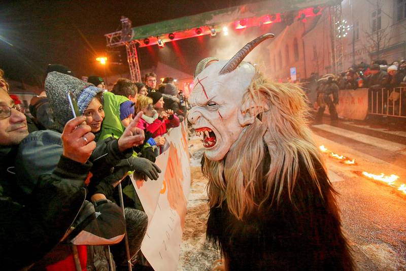 Kaplici po roce opět navštívili Krampusáci.