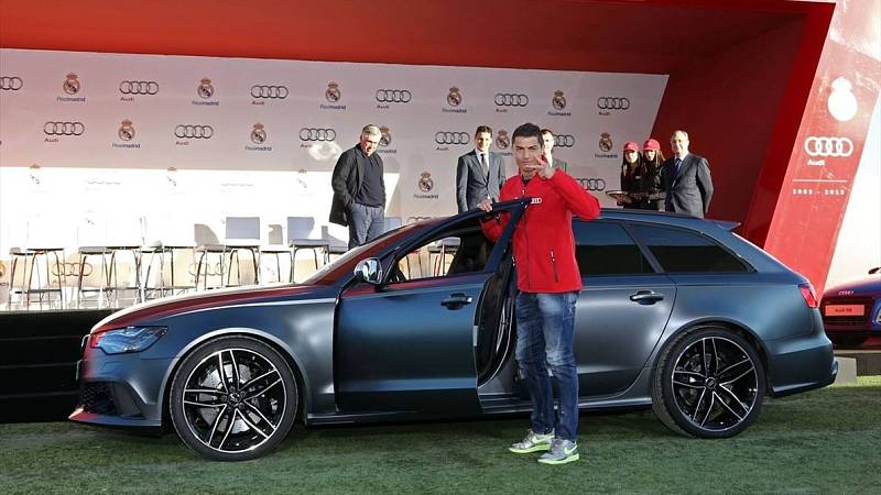 Cristiano Ronaldo a jeho Audi RS 6 Avant.