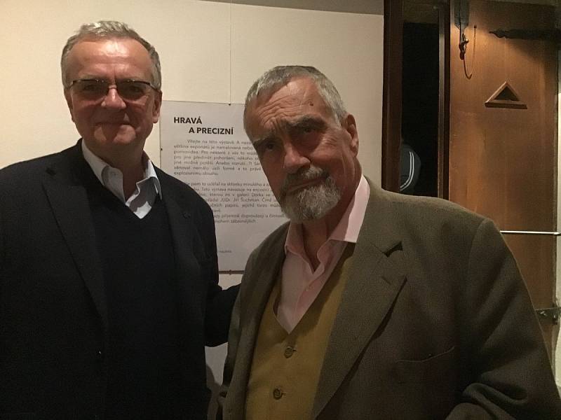 Miroslav Kalousek a Karel Schwarzenberg čekali na vyhlášení výsledků voleb v kavárně Mlýnská