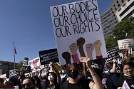 Američanky demonstrují za práva žen na potraty ve Washingtonu 2. října 2021