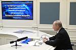 Ruský prezident Vladimir Putin sleduje  26. října 2022 v Moskvě prostřednictvím videokonference cvičení ruských strategických jaderných sil.