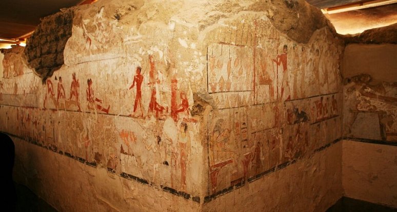 Archeologové objevili 4000 let starou hrobku kněžky Hetpet 