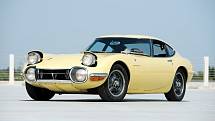 Toyota 2000GT.