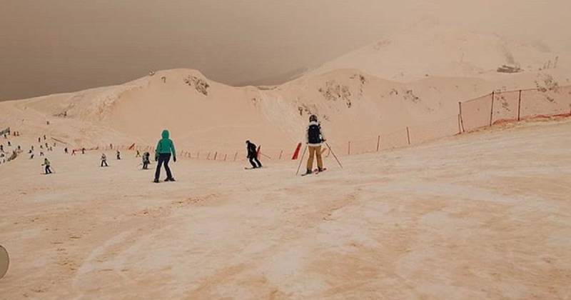 Písek a prach zavál nad území Evropy vítr ze Sahary.