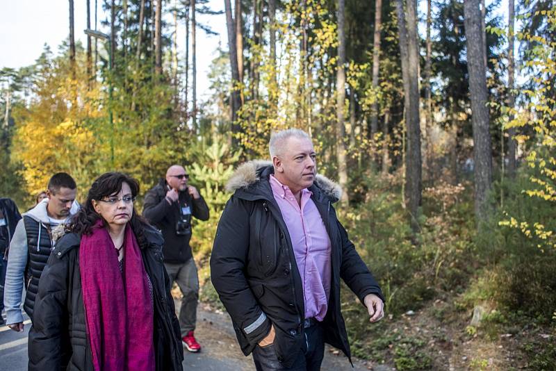 Uprchlický tábor v Bělé - Jezové. Návštěva ministra Chovance a ministryně Marksové