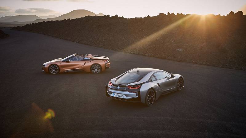 BMW i8 Roadster a i8 Coupé.