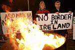 Do ulic ale vyrazili také odpůrci brexitu. Někteří se obávají vzniku pevné hranice mezi Irskem a Severním Irskem.
