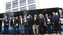 Netradiční předvolební debata Deníku: s politiky na cestě autobusem.