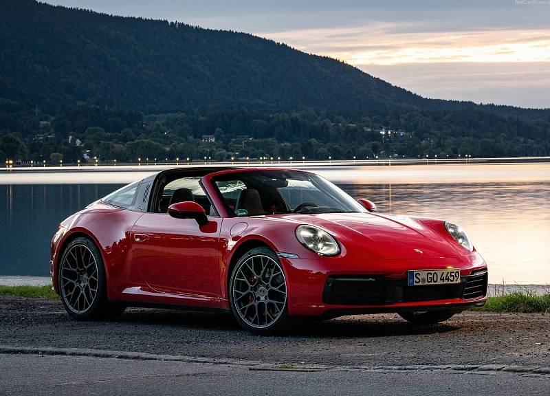 Současná generace Porsche 911 Targa 4S