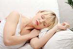 Ideální je spánek, který je tak akorát dlouhý a pravidelný, pokud jde o jeho rozvrh