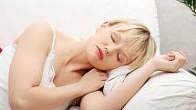 Ideální je spánek, který je tak akorát dlouhý a pravidelný, pokud jde o jeho rozvrh
