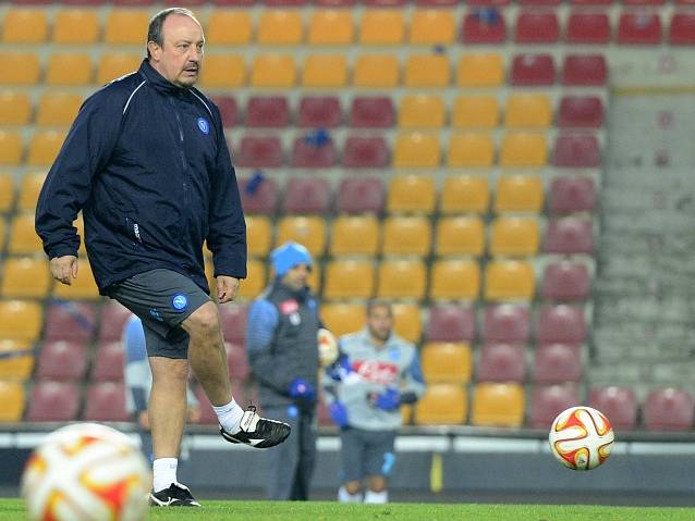 Rafael Benítez při tréninku Neapole na Spartě