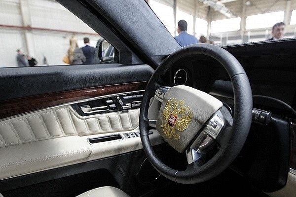 Kreml se pochlubil pokrokem ve vývoji nové limuzíny pro ruského prezidenta Vladimira Putina.
