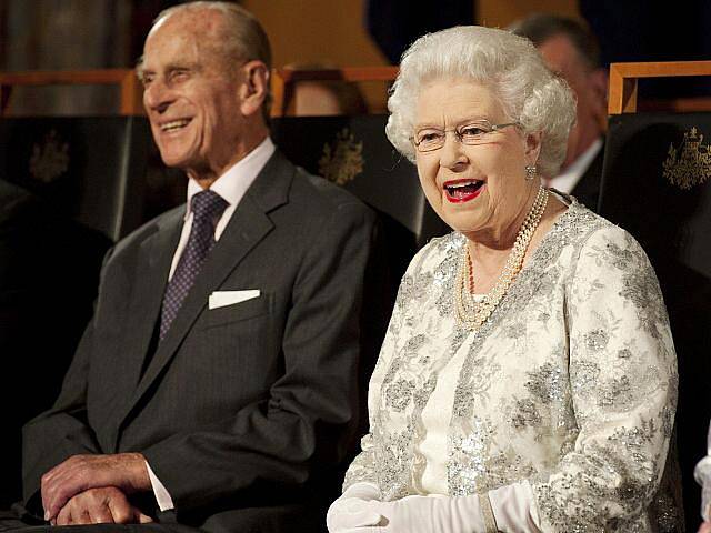 Britská královna Alžběta II. a její manžel - princ Philip, vévoda z Edinburgu.
