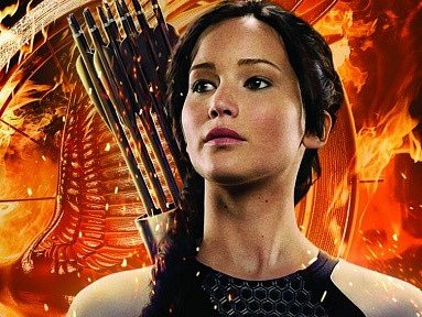 HUNGER GAMES. Pro fanoušky „hladových her“ je tu znovu Katniss (Jennifer Lawrenceová) se svými přáteli a zápasem o důstojnou budoucnost. 