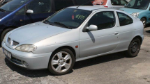 Renault Mégane z roku 2001 stojí jen šest tisíc. 179 000 kilometrů má na tachometru