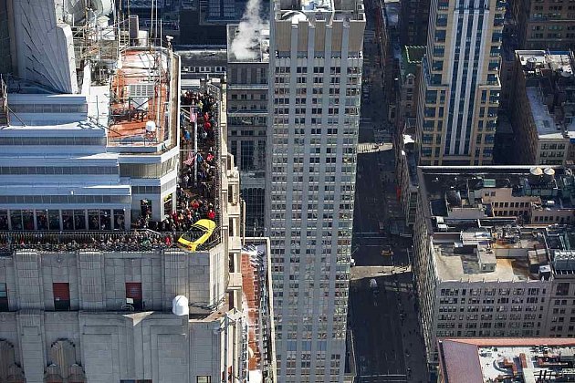 Ford vystavuje nový Mustang 305 metrů nad ulicemi Manhattanu.