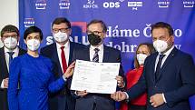 Předsedové ODS, KDU-ČSL a TOP 09 při podpisu koaliční smlouvy