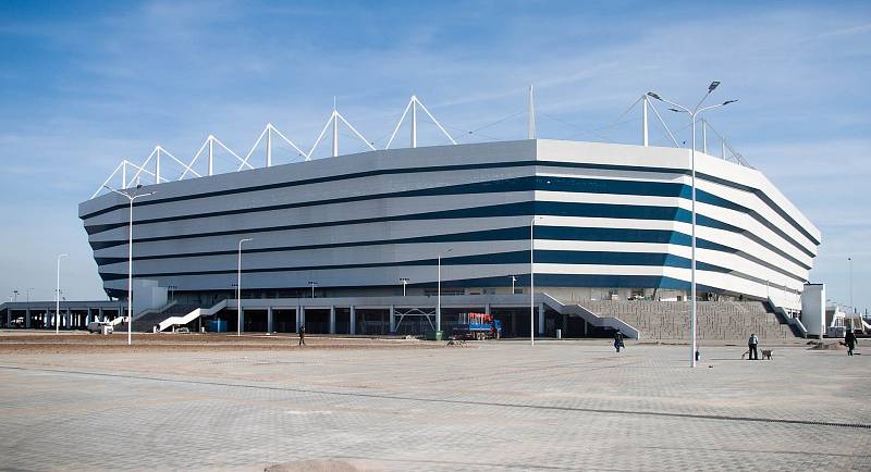 Kaliningrad stadion (Kaliningrad, 35 000 diváků). Další z nových arén na ruské půdě, která bude po šampionátu sloužit k zápasům domácí ligy. Vzdálenost 45 kilometrů od polských hranic z něj činí nejbližší stadion pro české fotbalové fanoušky.