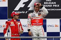 Z vítězství ve VC Belgie se nejprve radoval Lewis Hamilton, po jeho penalizaci se ale posunul na první místo Felipe Massa.