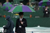 8. den Wimbledonu přerušil déšť