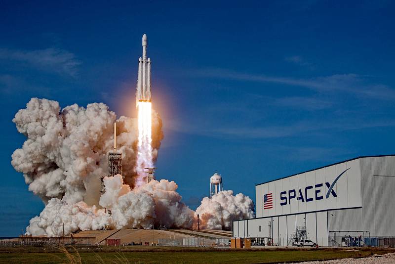 Start rakety Falcon Heavy. 