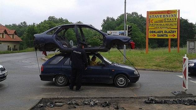 Nejvtipněji naložené vozy na silnicích. Nákladem je vše, co si zamanete.