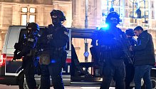 Zásahové jednotky po útoku v centru Vídně