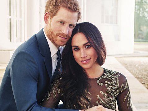 Britský princ Harry a Meghan Markleová na prvních oficiálních snímcích