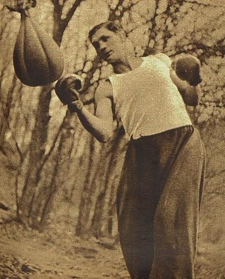 Český boxer a zadní střelec 311. bombardovací perutě Vilda Jakš (na snímku v roce 1935)