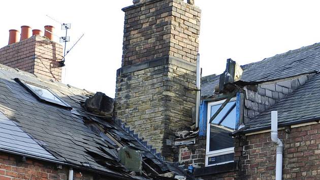 Zemětřesení poničilo domy na severu Británie.