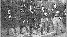 Mussolini ve společnosti dalších Černých košil na podzim 1922