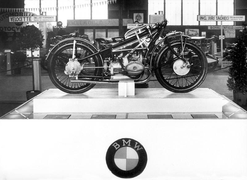 Dobové fotografie z historie značky BMW v Československu