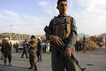 Na východě Afghánistánu dnes při výbuchu nastražené trhaviny zahynulo nejméně 29 civilistů.
