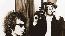 Bob Dylan v polovině šedesátých let s filmařem D. A. Pennebakerem. 