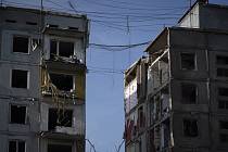 Obytné domy v ukrajinském Záporoží poškozené při ruském ostřelování města, 9. října 2022.