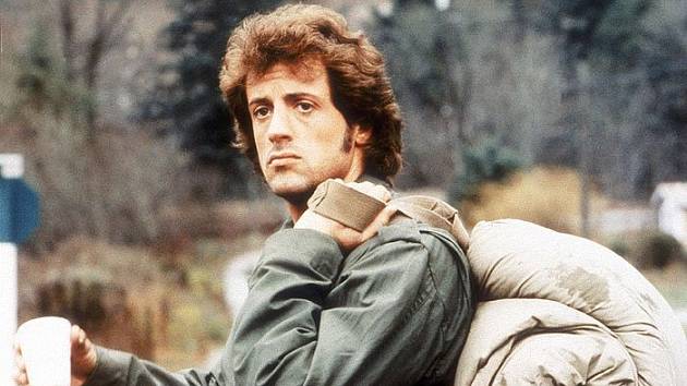 Sylvester Stallone jako válečný veterán Rambo