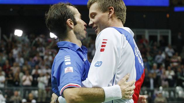 Hrdinové. Radek Štěpánek (vlevo) a Tomáš Berdych zajistili České republice triumf v Davis Cupu.